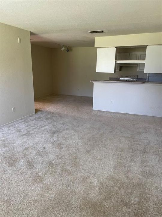 Active With Contract: $172,900 (3 beds, 2 baths, 1205 Square Feet)