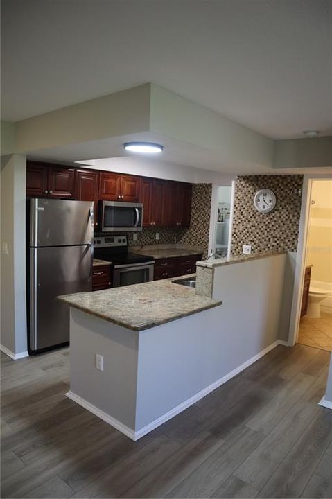 For Rent: $1,750 (2 beds, 2 baths, 937 Square Feet)