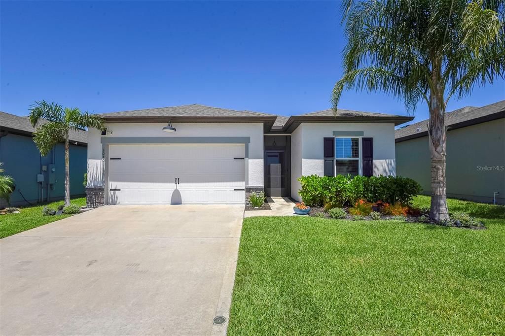 Active With Contract: $415,000 (4 beds, 3 baths, 1912 Square Feet)