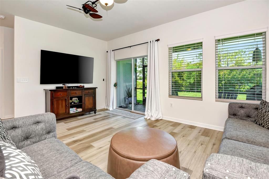 Active With Contract: $415,000 (4 beds, 3 baths, 1912 Square Feet)
