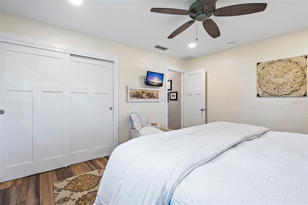 Active With Contract: $719,000 (3 beds, 2 baths, 1916 Square Feet)