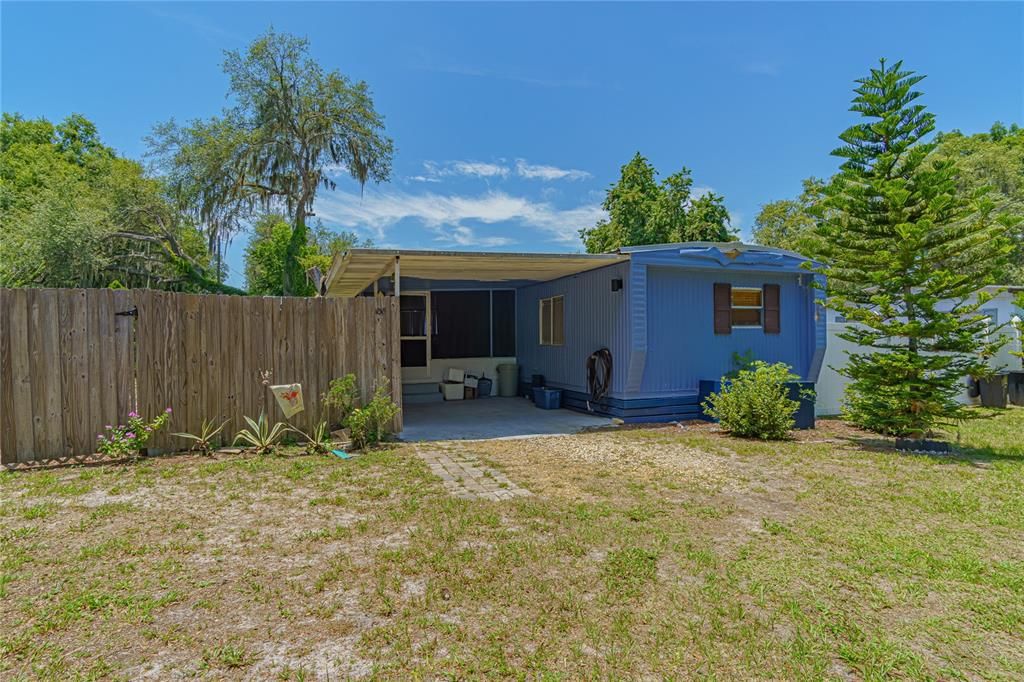 Active With Contract: $79,900 (2 beds, 2 baths, 672 Square Feet)