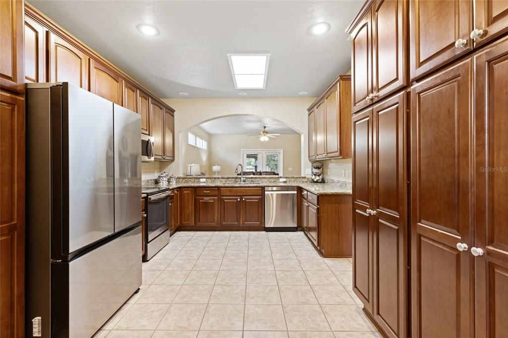 Kitchen upgraded cabinets