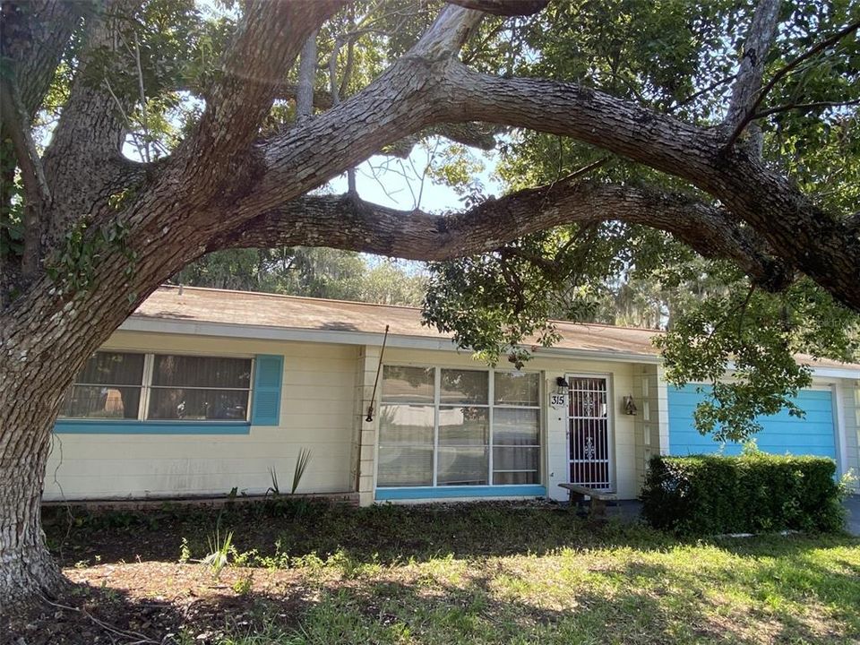 Active With Contract: $260,000 (3 beds, 2 baths, 1310 Square Feet)