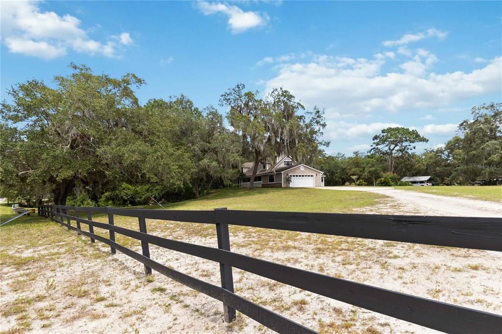 Active With Contract: $749,900 (3 beds, 2 baths, 2524 Square Feet)