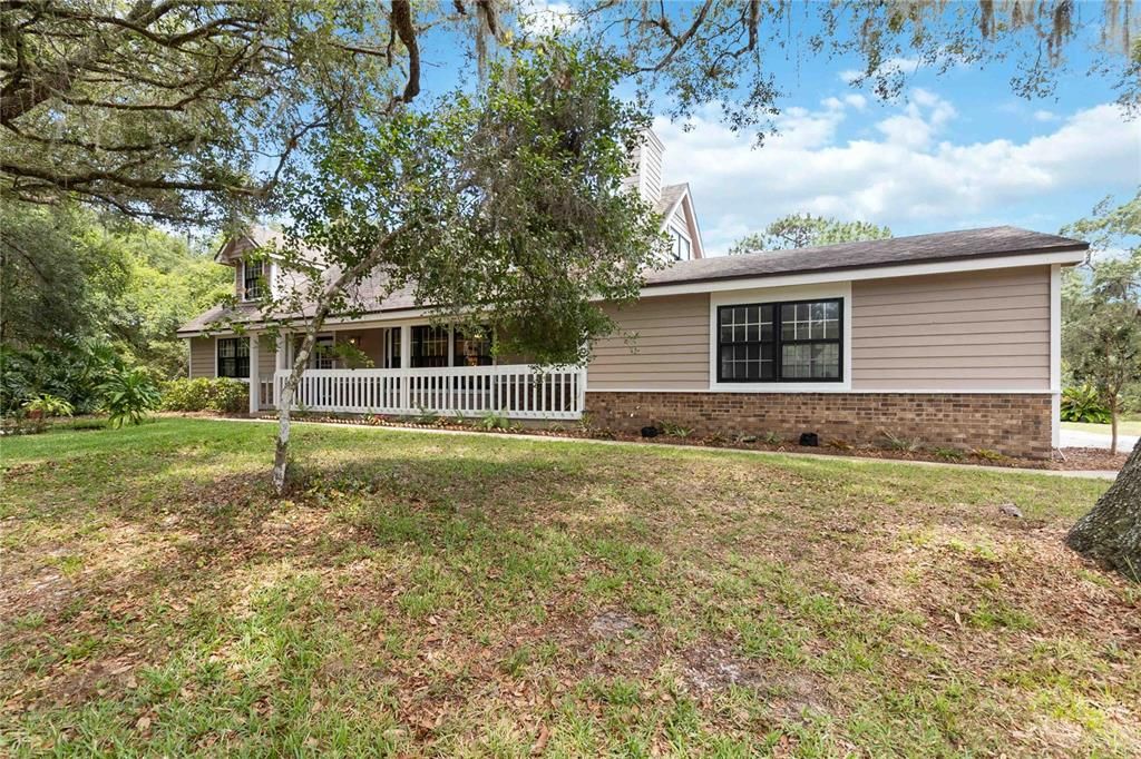 Active With Contract: $749,900 (3 beds, 2 baths, 2524 Square Feet)