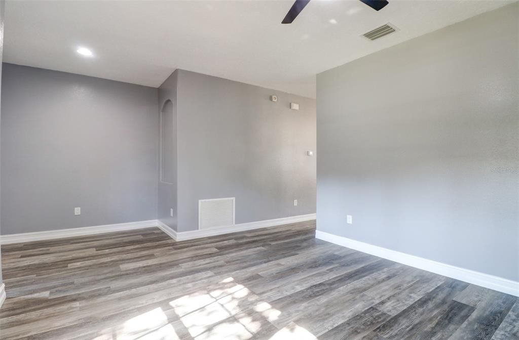 Active With Contract: $2,500 (3 beds, 2 baths, 1840 Square Feet)