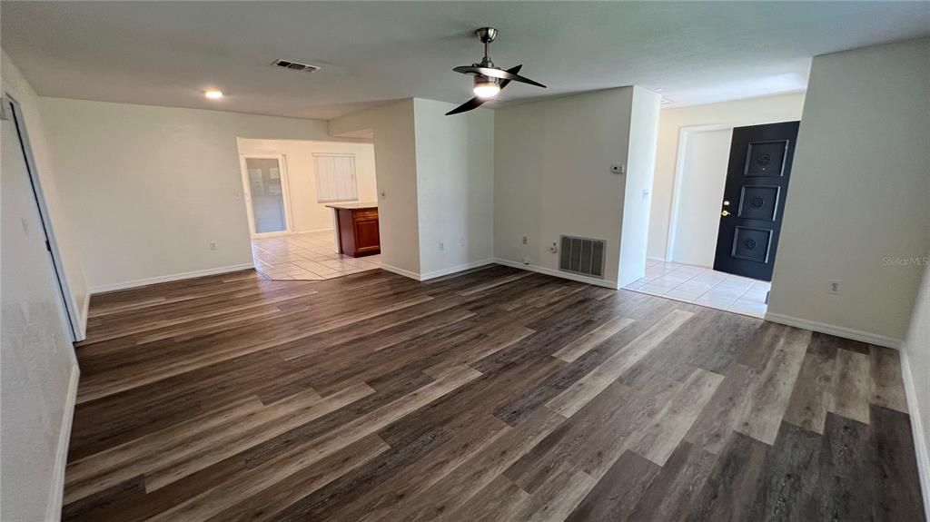 For Rent: $2,700 (3 beds, 2 baths, 1578 Square Feet)