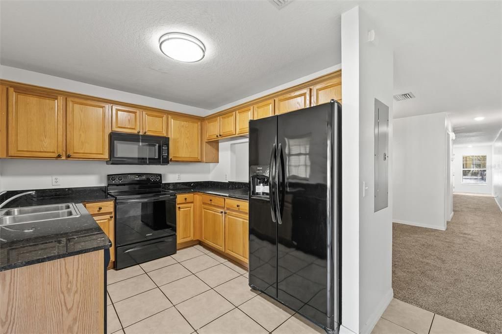 Active With Contract: $1,825 (2 beds, 2 baths, 1560 Square Feet)
