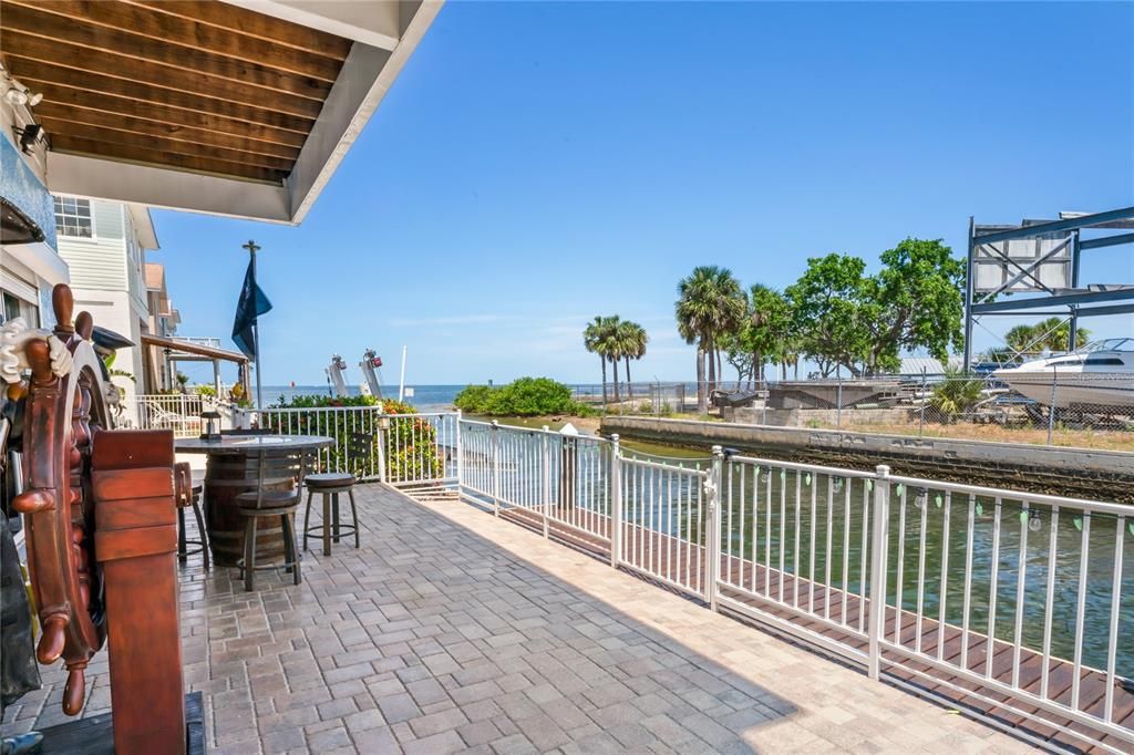 For Sale: $1,700,000 (4 beds, 4 baths, 2760 Square Feet)