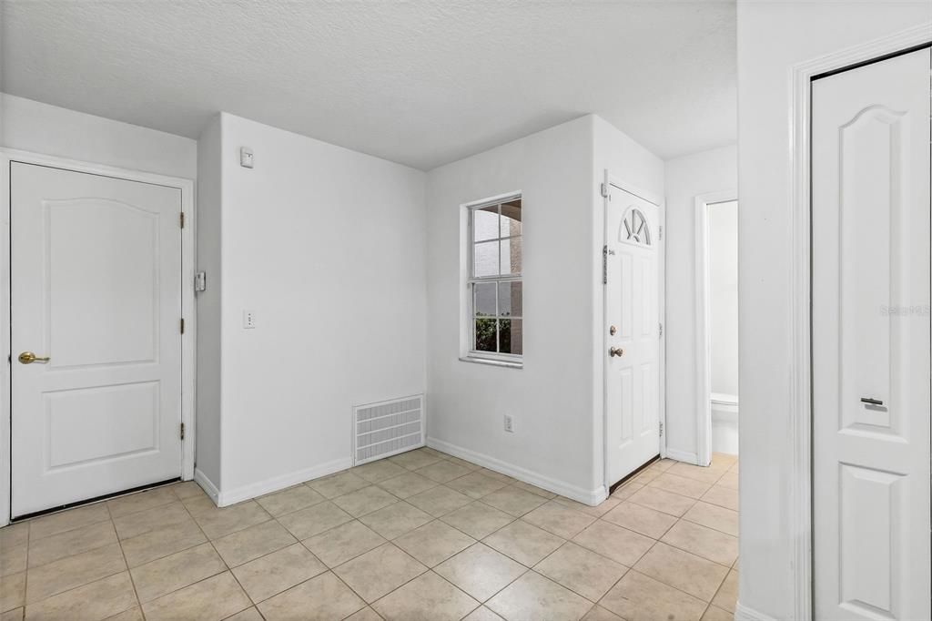 For Sale: $284,900 (2 beds, 2 baths, 1495 Square Feet)