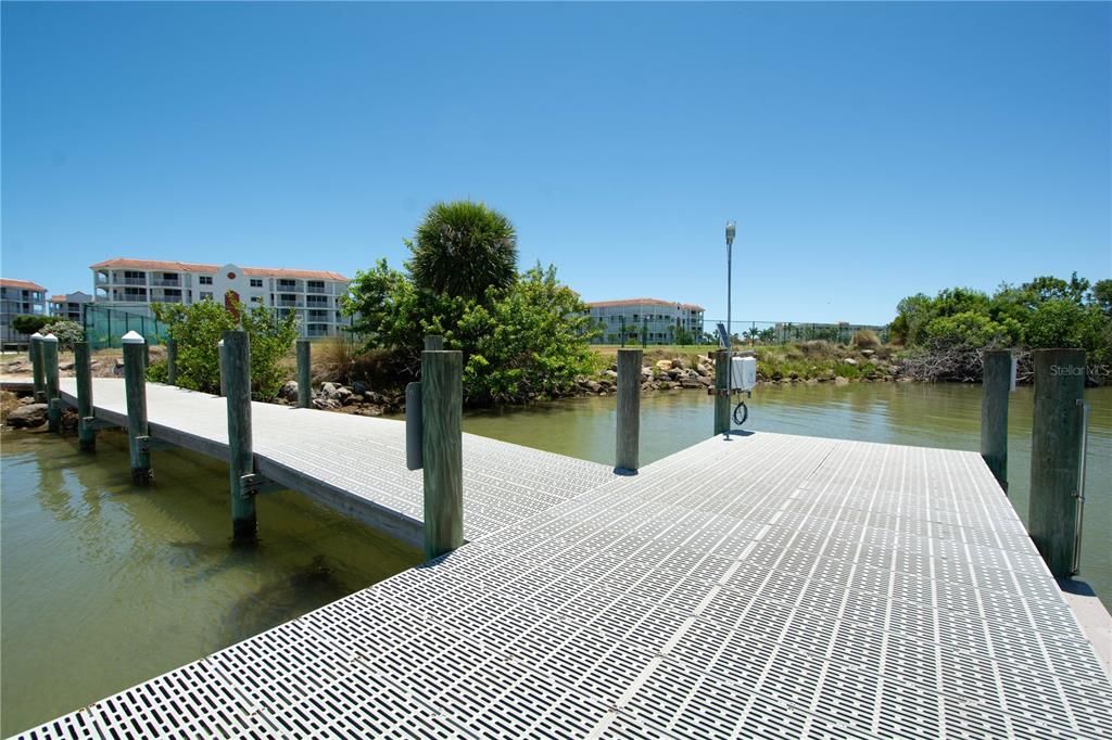 PUBLIC PARK WITH BOAT RAMP