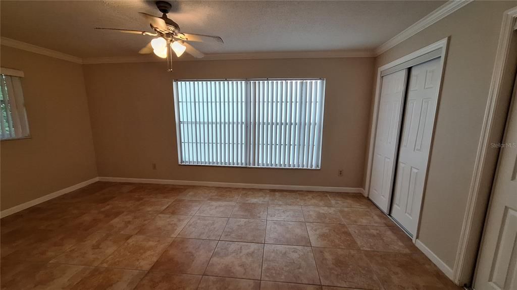 Foyer with tile design