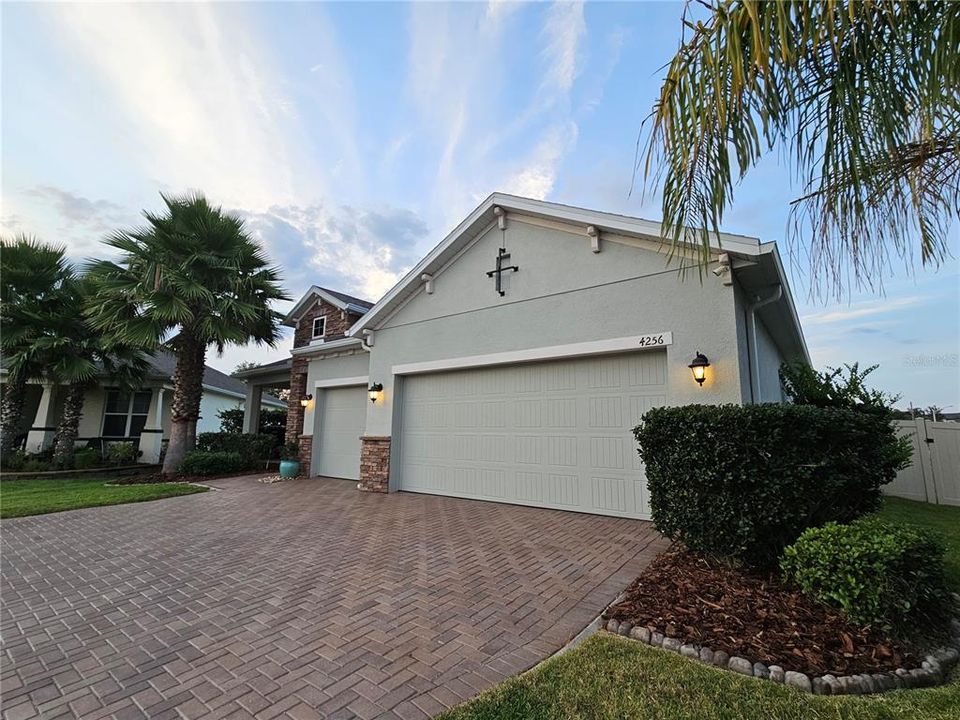 Active With Contract: $638,900 (4 beds, 3 baths, 2753 Square Feet)