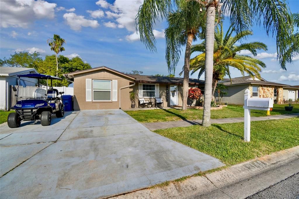 Active With Contract: $315,000 (3 beds, 2 baths, 1434 Square Feet)