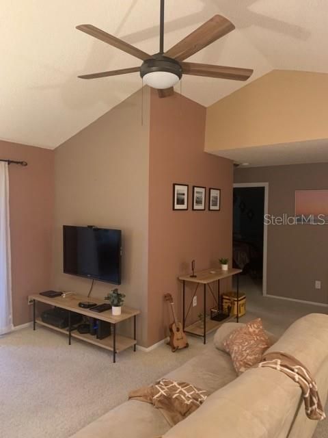 Active With Contract: $149,000 (2 beds, 2 baths, 1068 Square Feet)