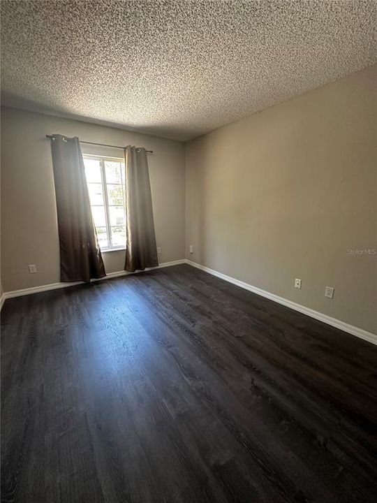 For Rent: $2,600 (3 beds, 2 baths, 1927 Square Feet)