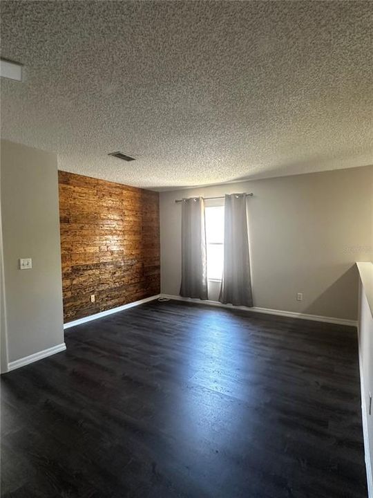 For Rent: $2,600 (3 beds, 2 baths, 1927 Square Feet)