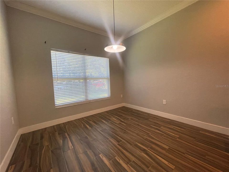 For Rent: $2,400 (3 beds, 2 baths, 1424 Square Feet)