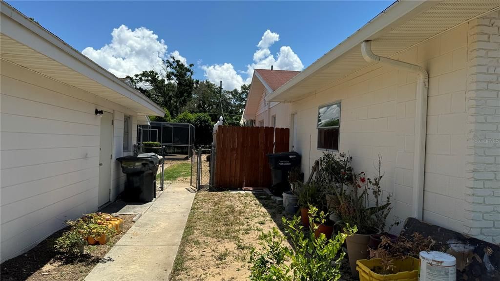 Recently Sold: $295,900 (3 beds, 2 baths, 1704 Square Feet)