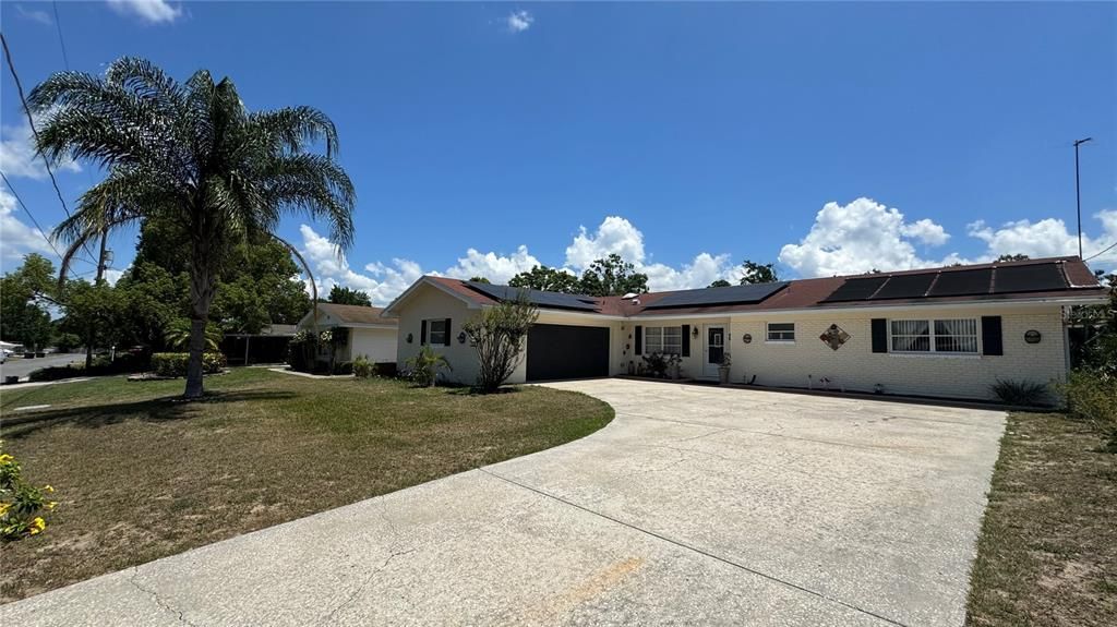 Active With Contract: $295,900 (3 beds, 2 baths, 1704 Square Feet)