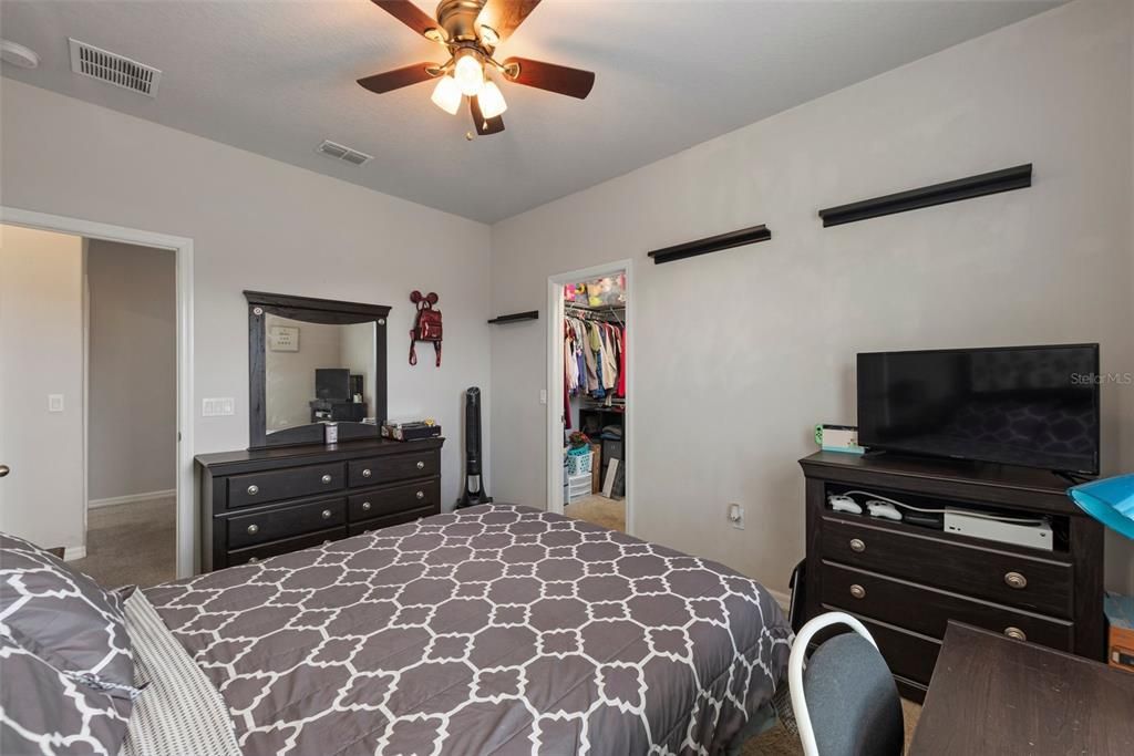 For Sale: $450,000 (4 beds, 2 baths, 2871 Square Feet)