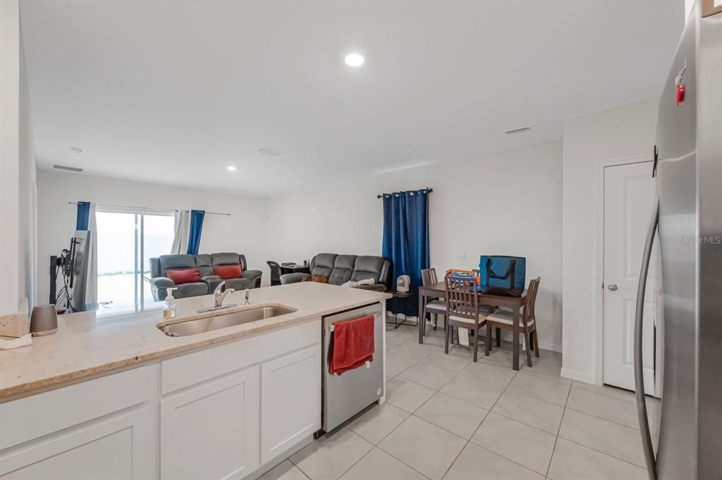 Active With Contract: $289,000 (3 beds, 2 baths, 1516 Square Feet)