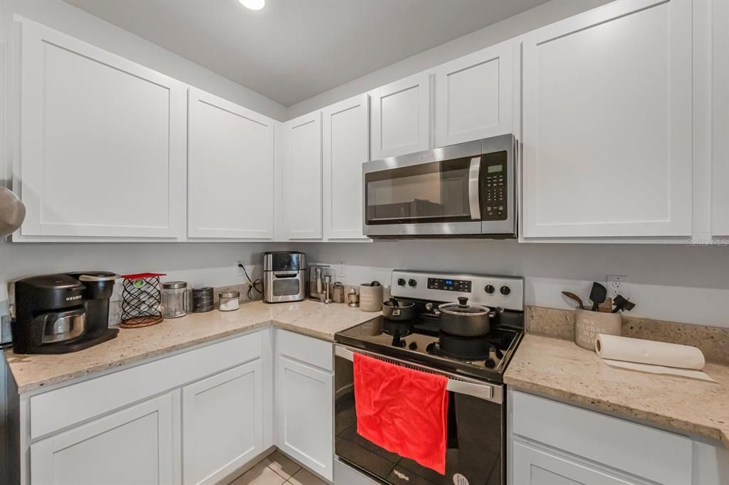 Active With Contract: $289,000 (3 beds, 2 baths, 1516 Square Feet)