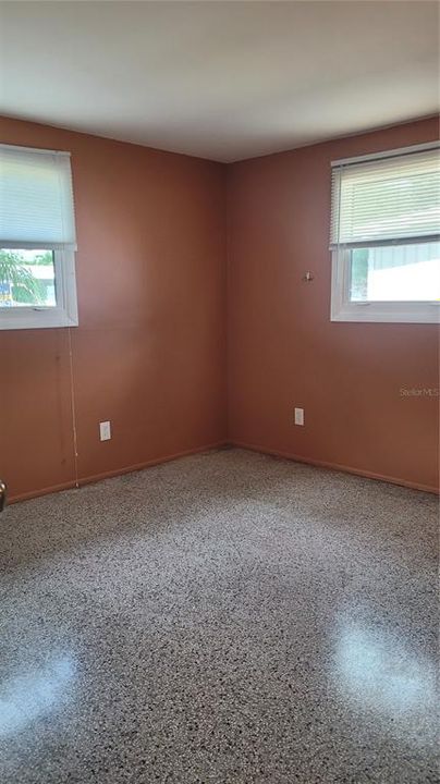 Active With Contract: $1,695 (2 beds, 1 baths, 594 Square Feet)