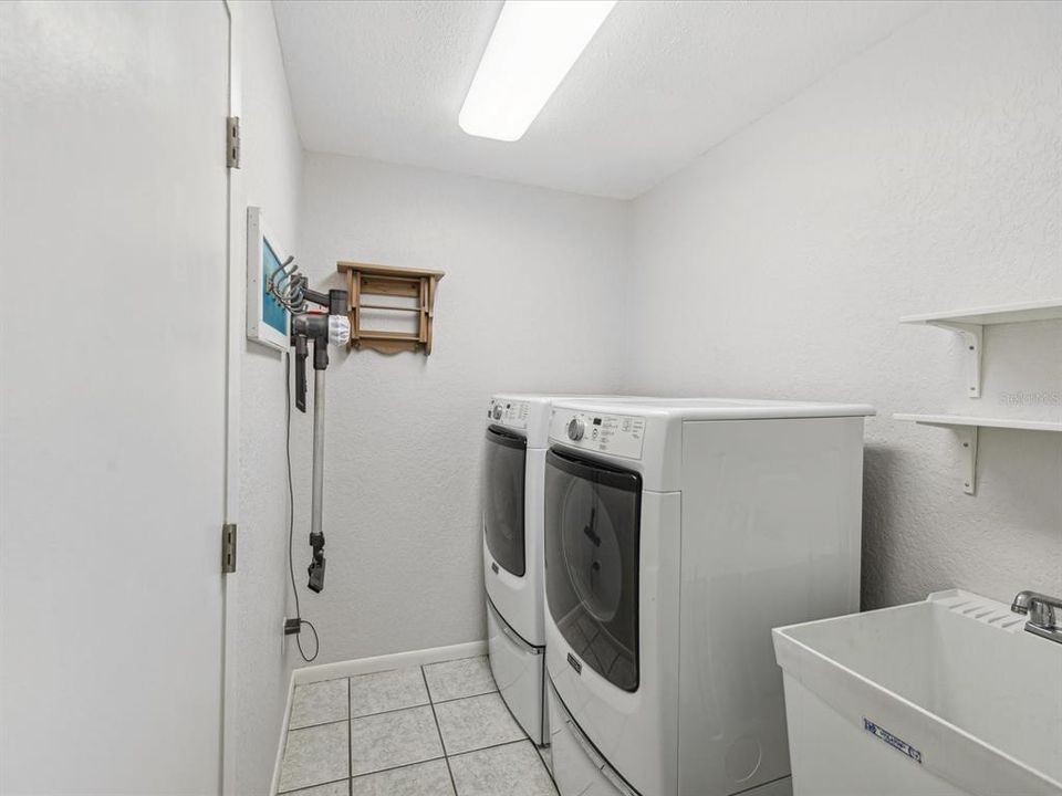 Active With Contract: $369,900 (3 beds, 2 baths, 1795 Square Feet)
