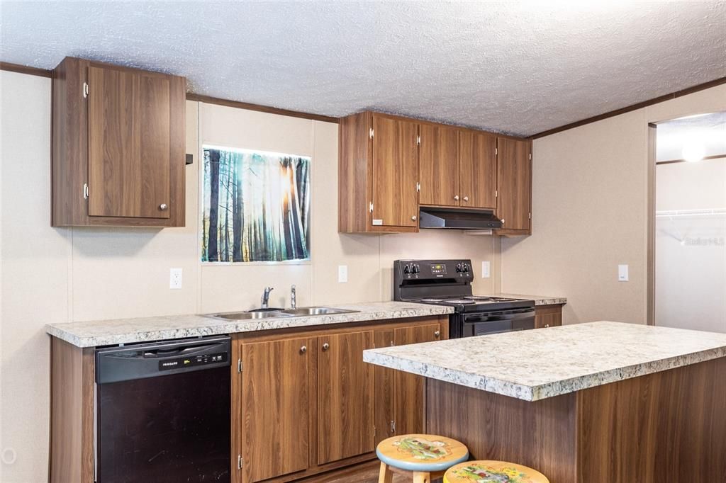 For Sale: $249,900 (3 beds, 2 baths, 1292 Square Feet)