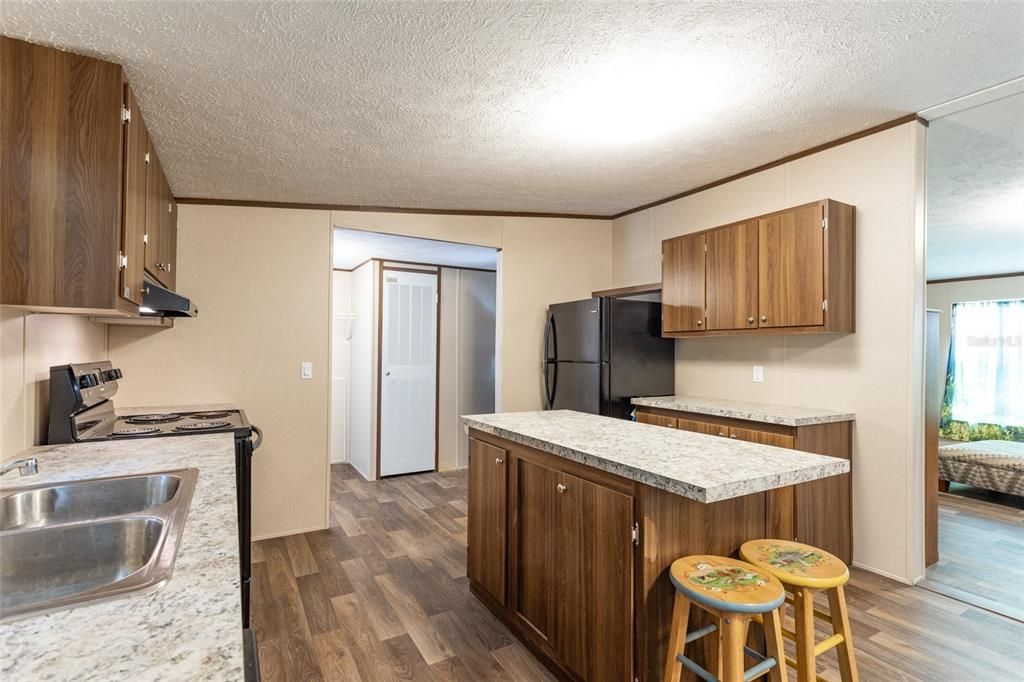 For Sale: $249,900 (3 beds, 2 baths, 1292 Square Feet)