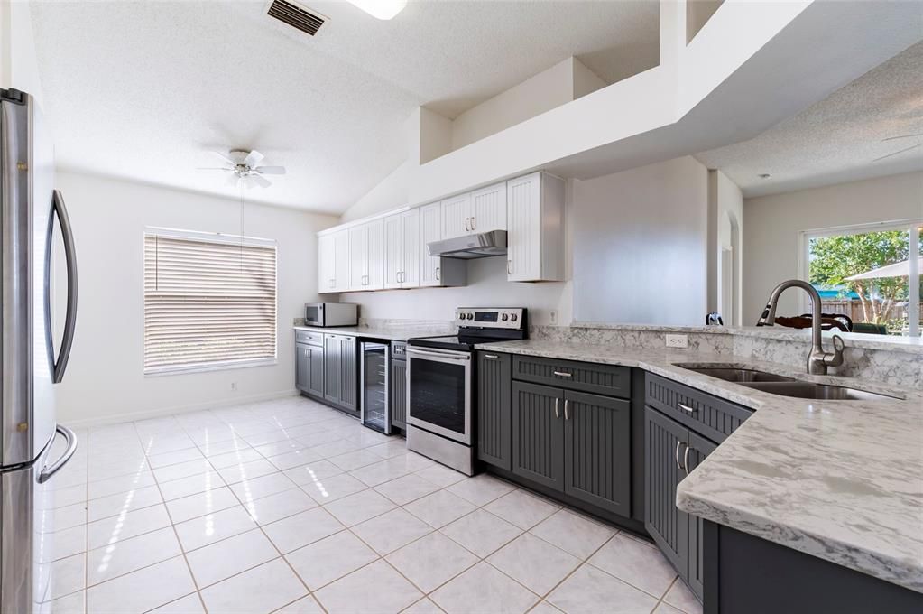 Active With Contract: $389,900 (4 beds, 2 baths, 1873 Square Feet)