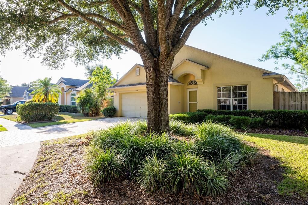 Active With Contract: $389,900 (4 beds, 2 baths, 1873 Square Feet)