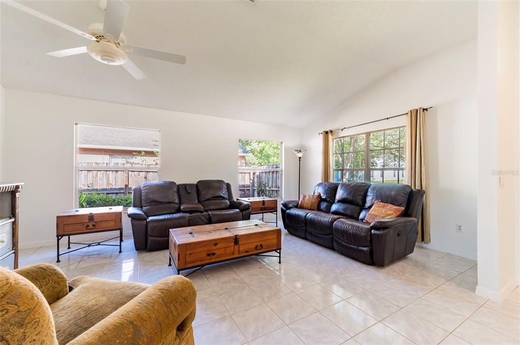 Active With Contract: $389,900 (4 beds, 2 baths, 1873 Square Feet)