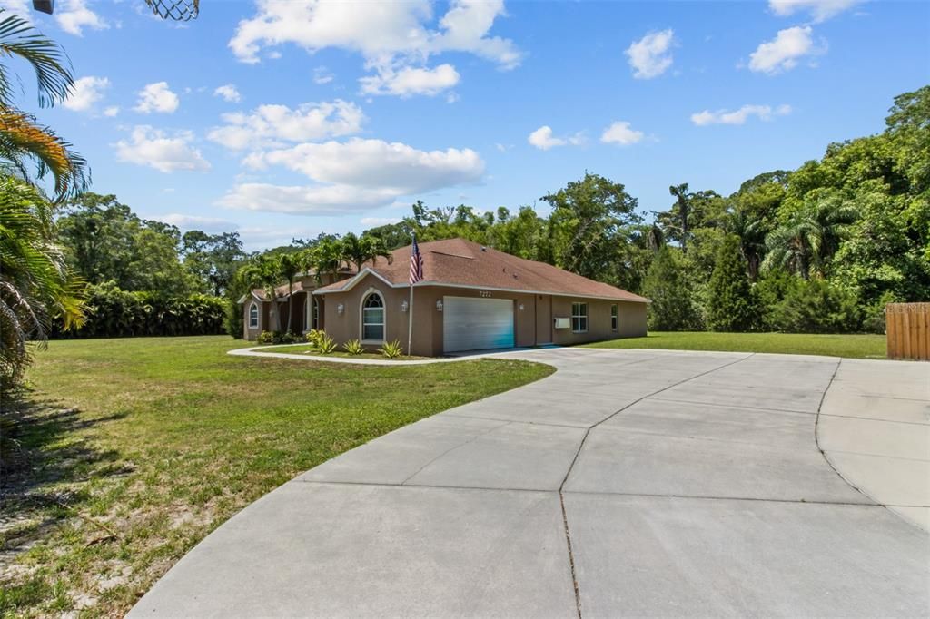 For Sale: $1,399,000 (4 beds, 2 baths, 2709 Square Feet)