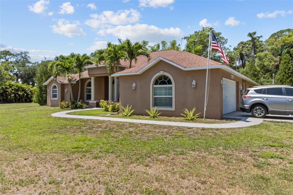 For Sale: $1,399,000 (4 beds, 2 baths, 2709 Square Feet)