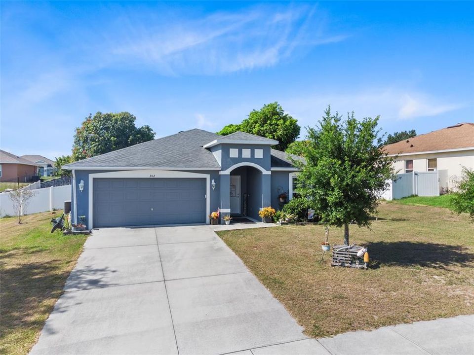 For Sale: $274,900 (3 beds, 2 baths, 1541 Square Feet)