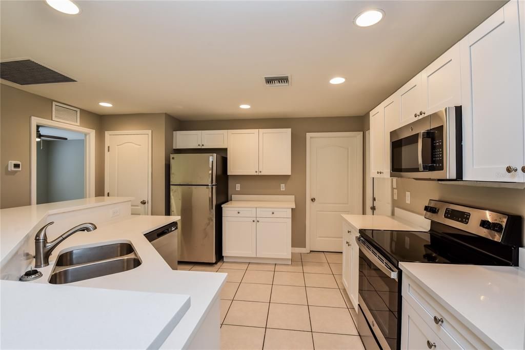 For Rent: $1,810 (3 beds, 2 baths, 1401 Square Feet)
