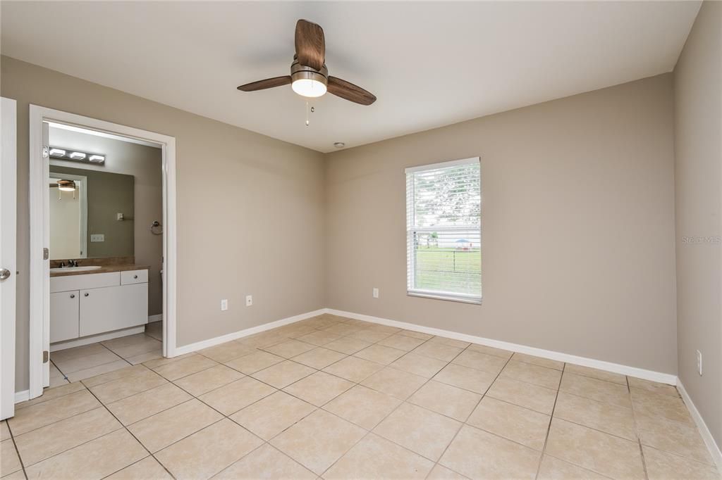 For Rent: $1,810 (3 beds, 2 baths, 1401 Square Feet)