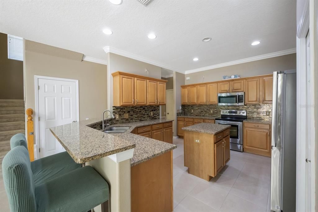 Breakfast bar in kitchen