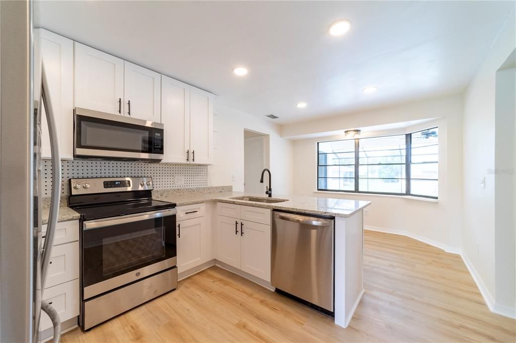 Active With Contract: $359,900 (3 beds, 2 baths, 1637 Square Feet)