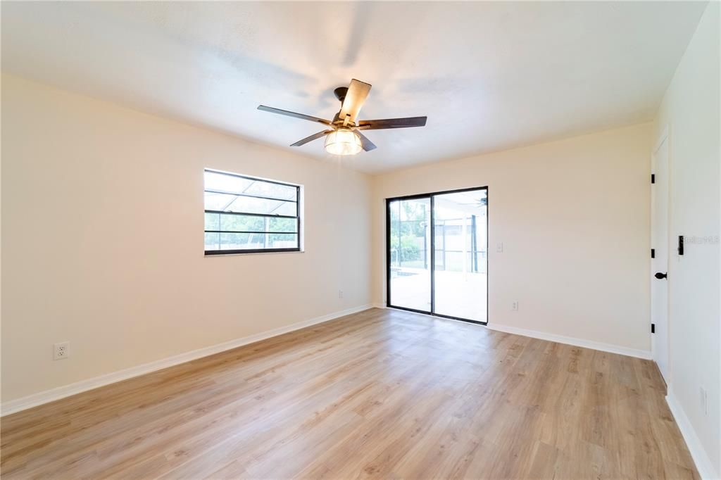 Active With Contract: $359,900 (3 beds, 2 baths, 1637 Square Feet)