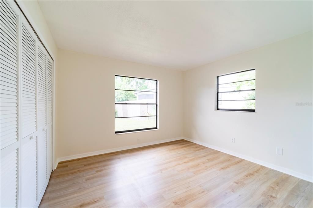 Active With Contract: $359,900 (3 beds, 2 baths, 1637 Square Feet)