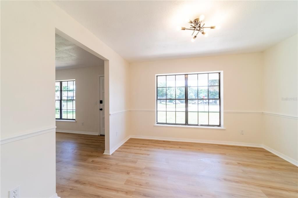 Active With Contract: $359,900 (3 beds, 2 baths, 1637 Square Feet)