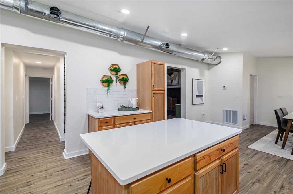 Active With Contract: $339,000 (3 beds, 2 baths, 1600 Square Feet)