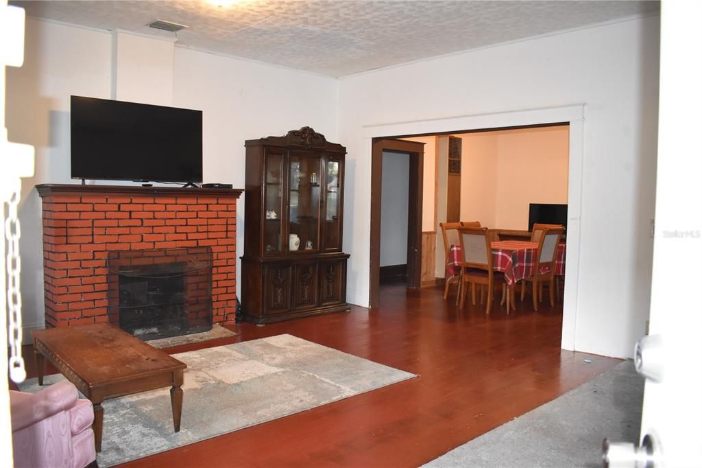 For Sale: $249,900 (2 beds, 2 baths, 1624 Square Feet)