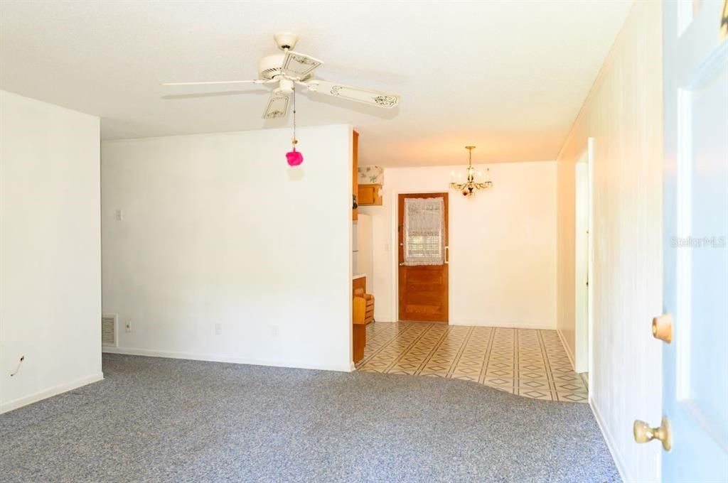 For Sale: $205,000 (3 beds, 1 baths, 1202 Square Feet)