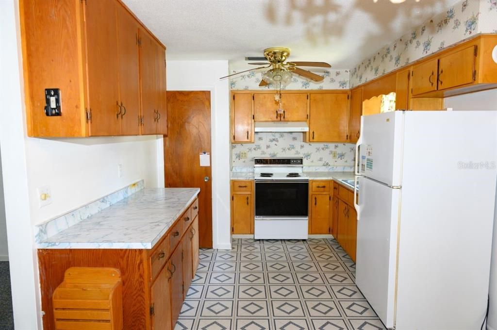 For Sale: $205,000 (3 beds, 1 baths, 1202 Square Feet)