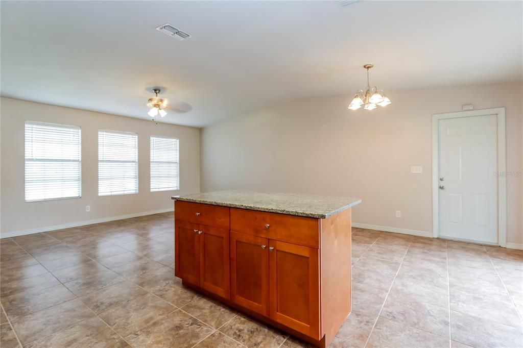 Recently Rented: $1,865 (3 beds, 2 baths, 1176 Square Feet)